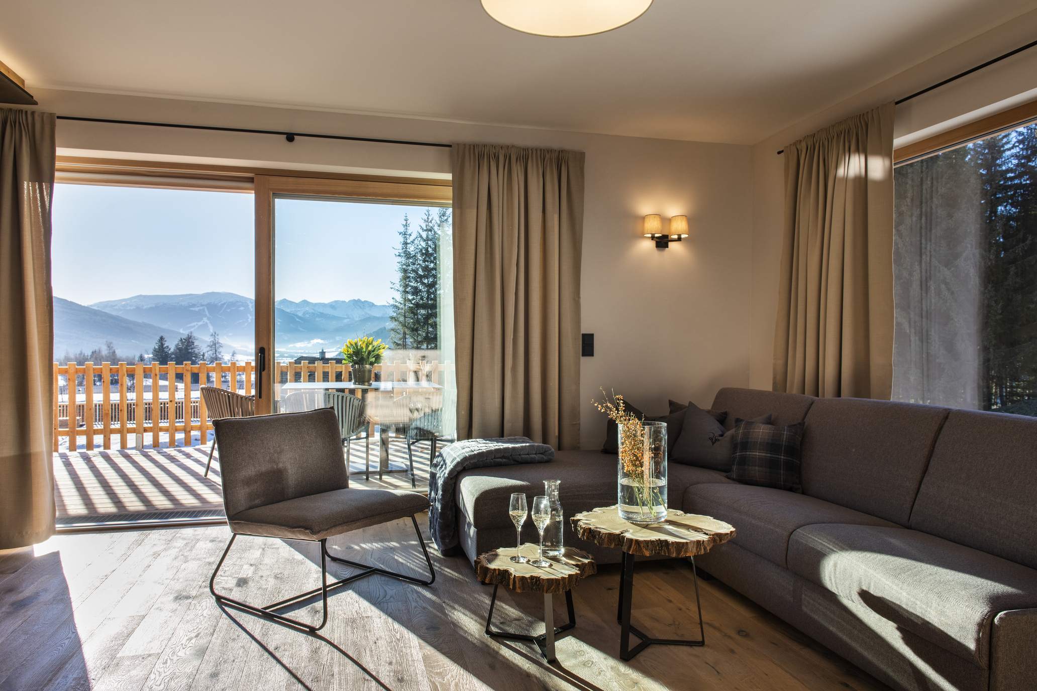 Wohnzimmer mit Bergkulisse